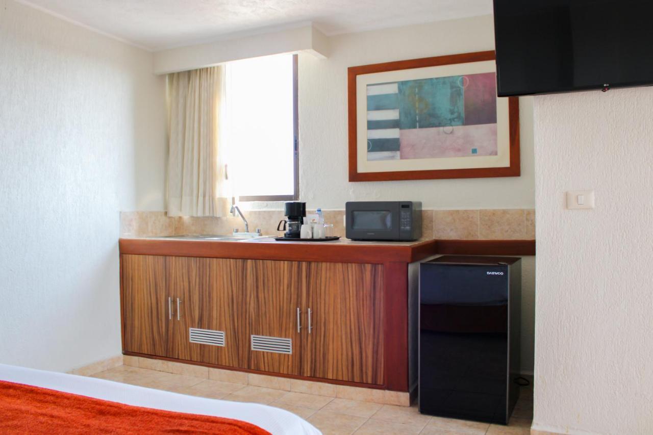 Hotel & Suites Real Del Lago 비야에르모사 외부 사진