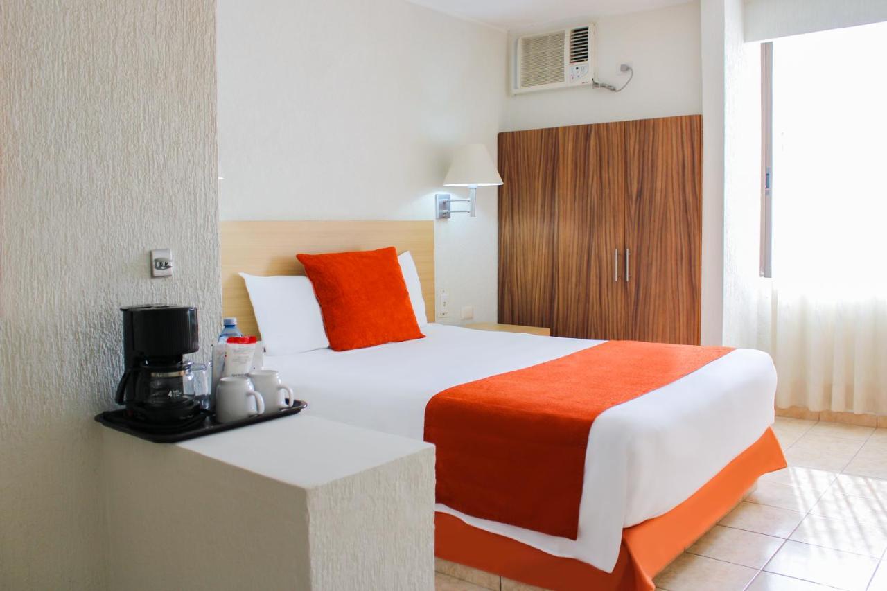 Hotel & Suites Real Del Lago 비야에르모사 외부 사진
