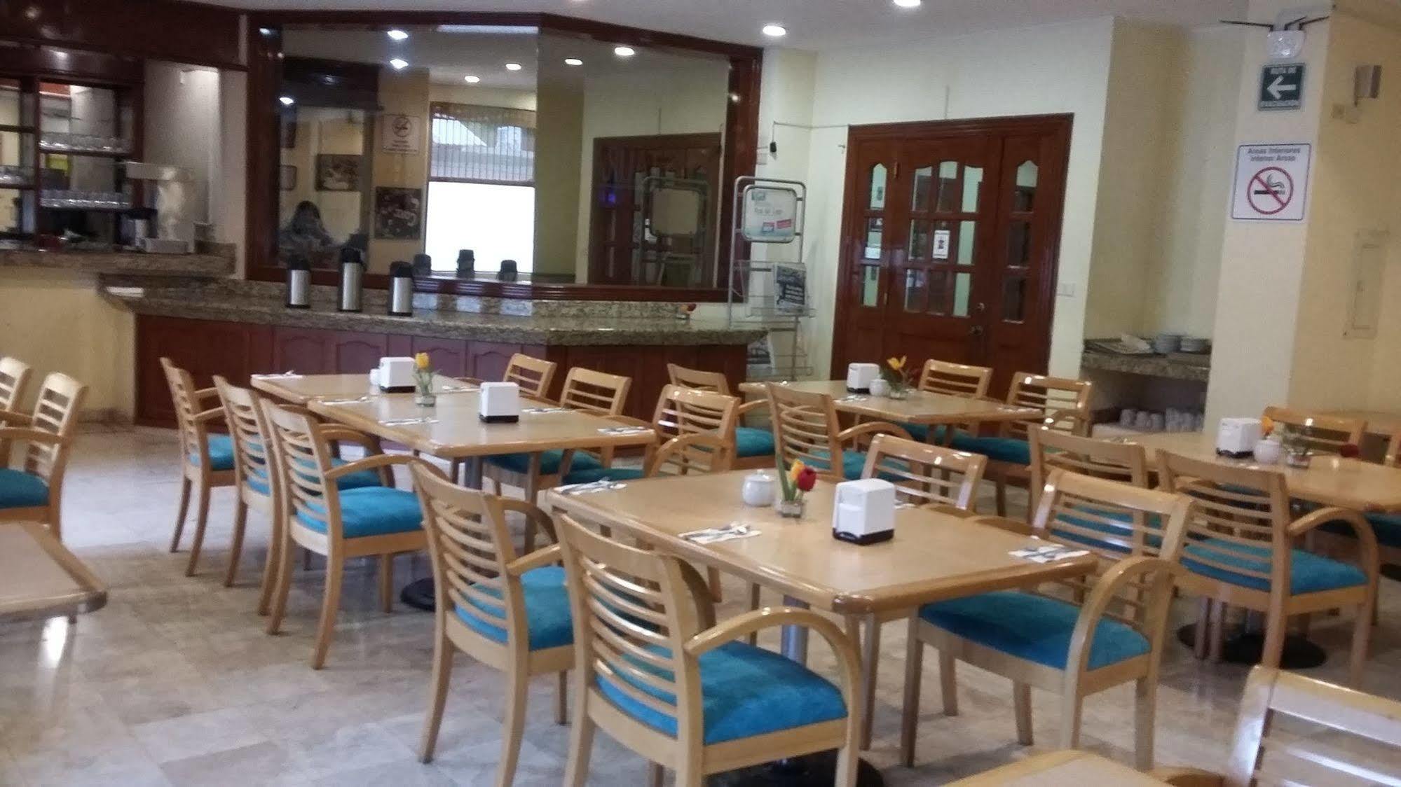 Hotel & Suites Real Del Lago 비야에르모사 외부 사진