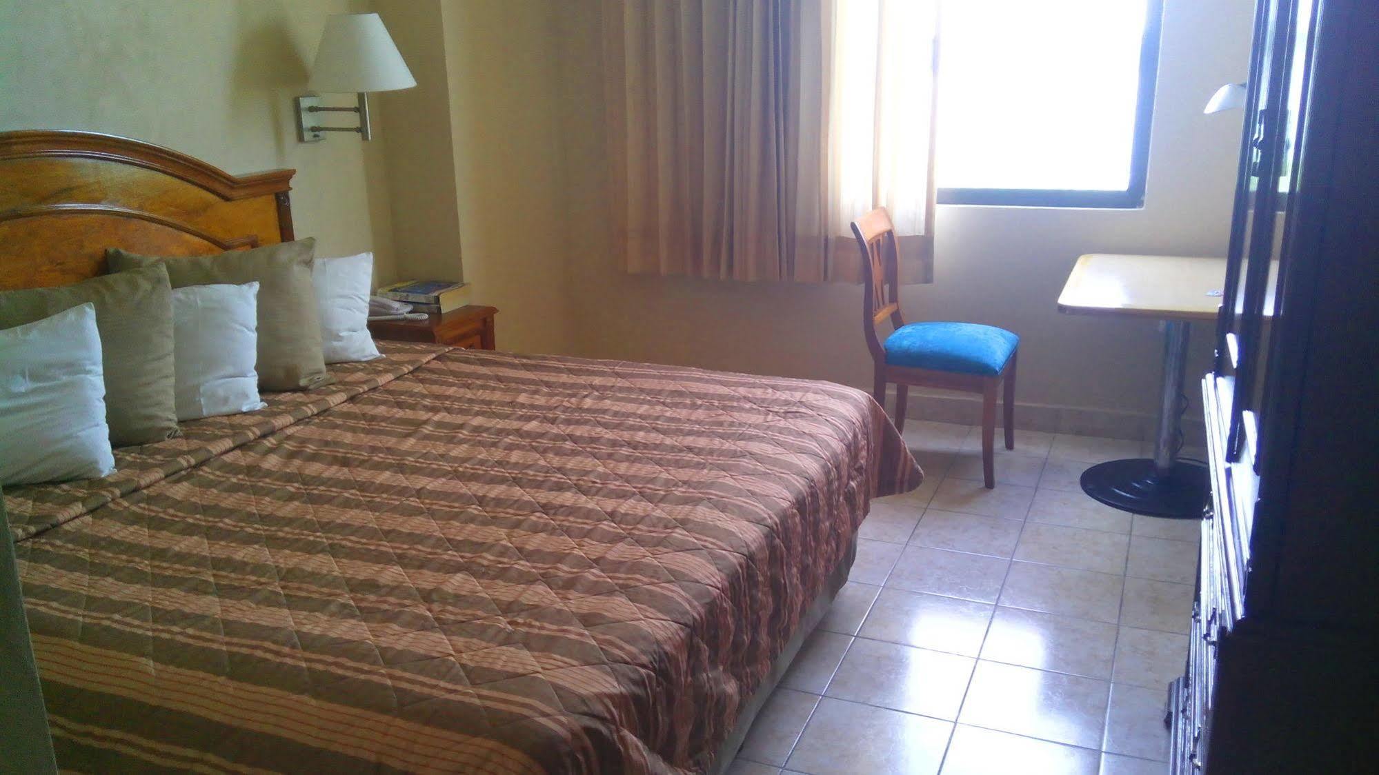 Hotel & Suites Real Del Lago 비야에르모사 외부 사진