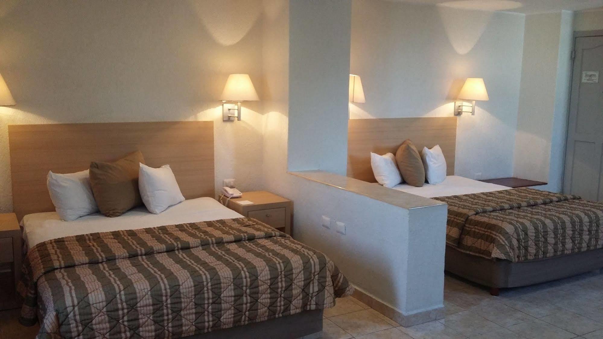 Hotel & Suites Real Del Lago 비야에르모사 외부 사진