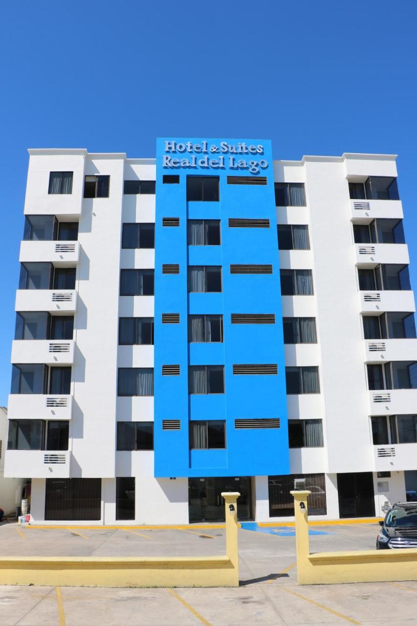 Hotel & Suites Real Del Lago 비야에르모사 외부 사진